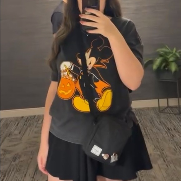 *DISNEY* Mickey Mouse Back to Front Glow-in-the-Dark Halloween T-Shirt for Woman - Picture 4 of 6